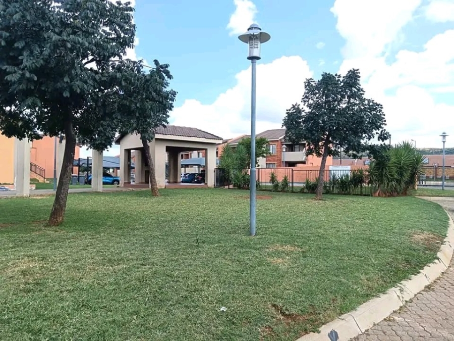 2 Bedroom Property for Sale in Montana Tuine Gauteng