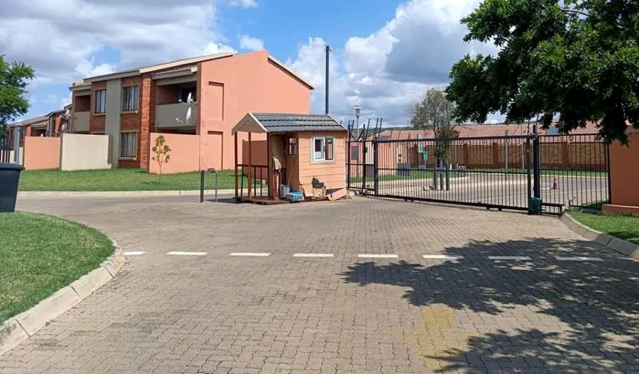 2 Bedroom Property for Sale in Montana Tuine Gauteng