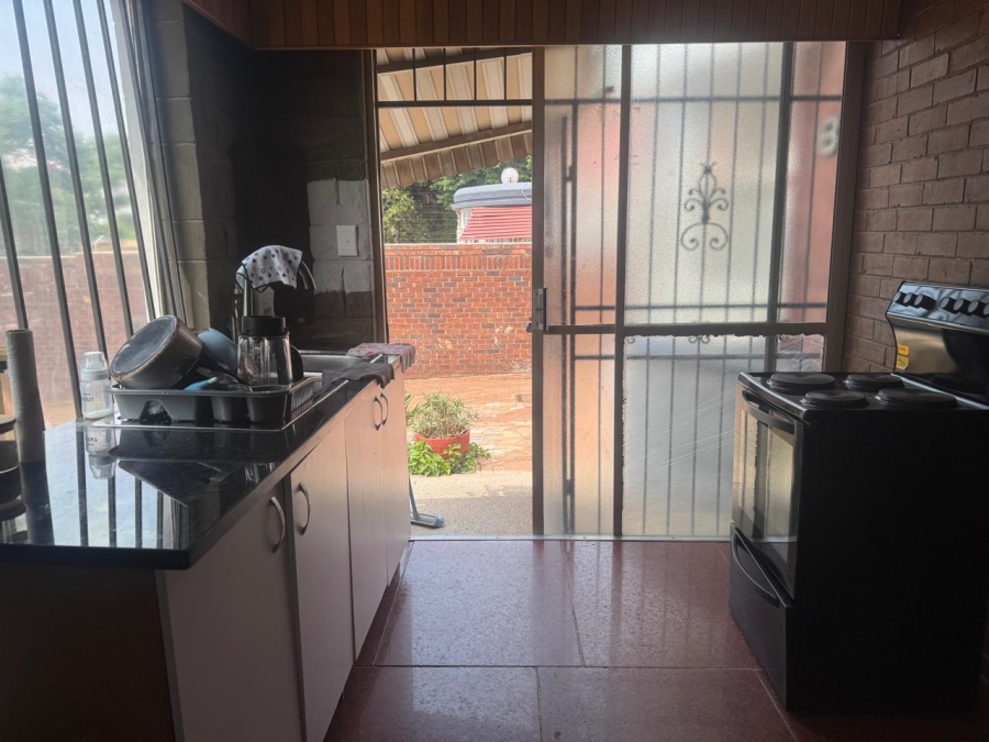 To Let 1 Bedroom Property for Rent in Kensington Gauteng