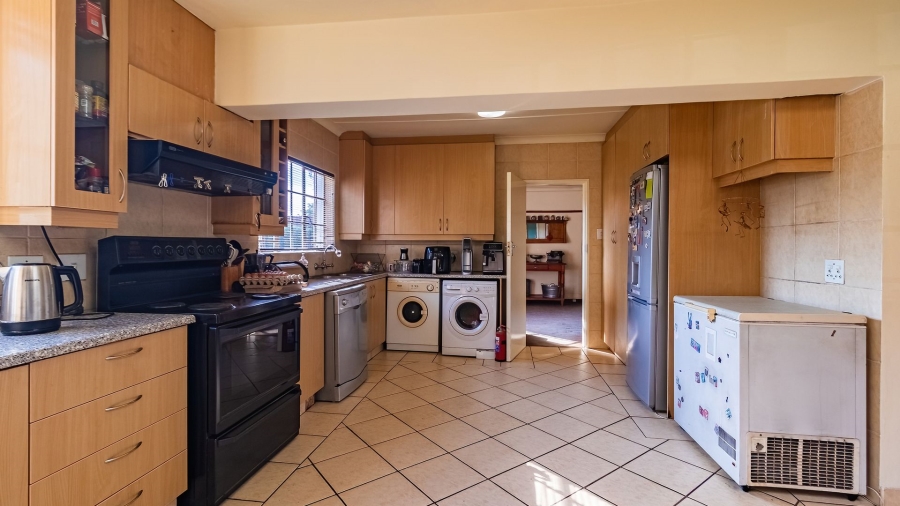 4 Bedroom Property for Sale in Hurlyvale Gauteng