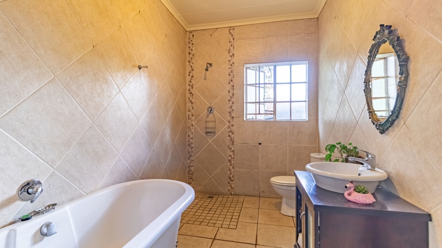 4 Bedroom Property for Sale in Hurlyvale Gauteng