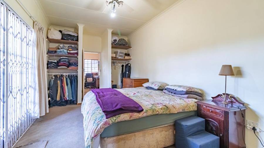4 Bedroom Property for Sale in Hurlyvale Gauteng