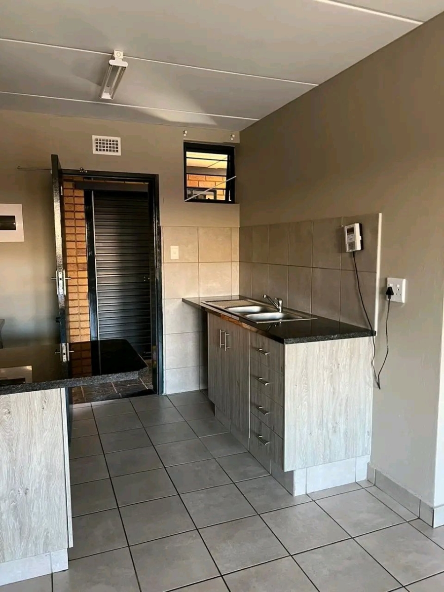 2 Bedroom Property for Sale in Montana Tuine Gauteng