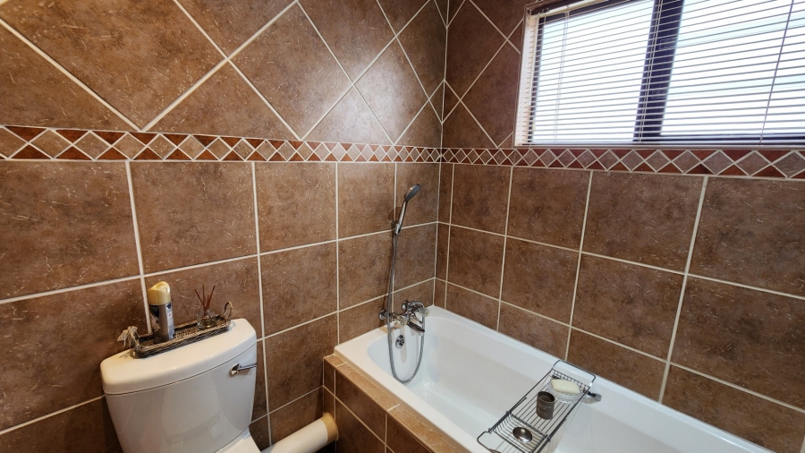 3 Bedroom Property for Sale in Theresa Park Gauteng