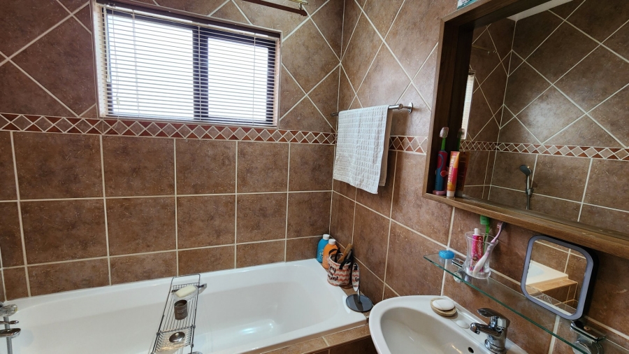 3 Bedroom Property for Sale in Theresa Park Gauteng