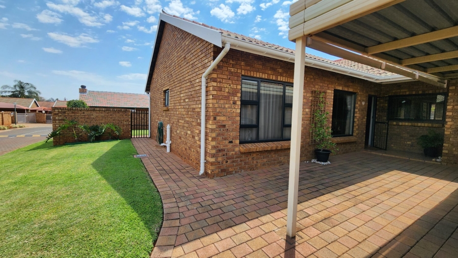 3 Bedroom Property for Sale in Theresa Park Gauteng