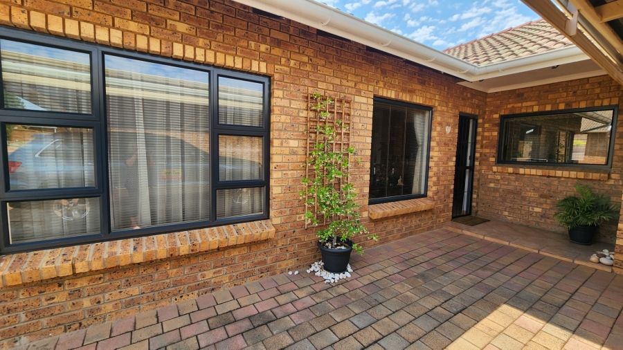 3 Bedroom Property for Sale in Theresa Park Gauteng