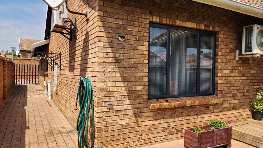 3 Bedroom Property for Sale in Theresa Park Gauteng