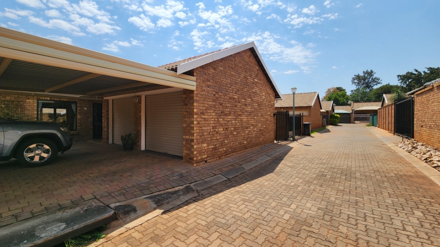 3 Bedroom Property for Sale in Theresa Park Gauteng