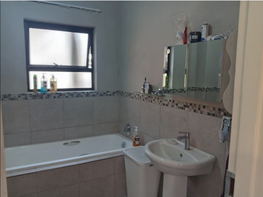 2 Bedroom Property for Sale in Primrose Hill Gauteng