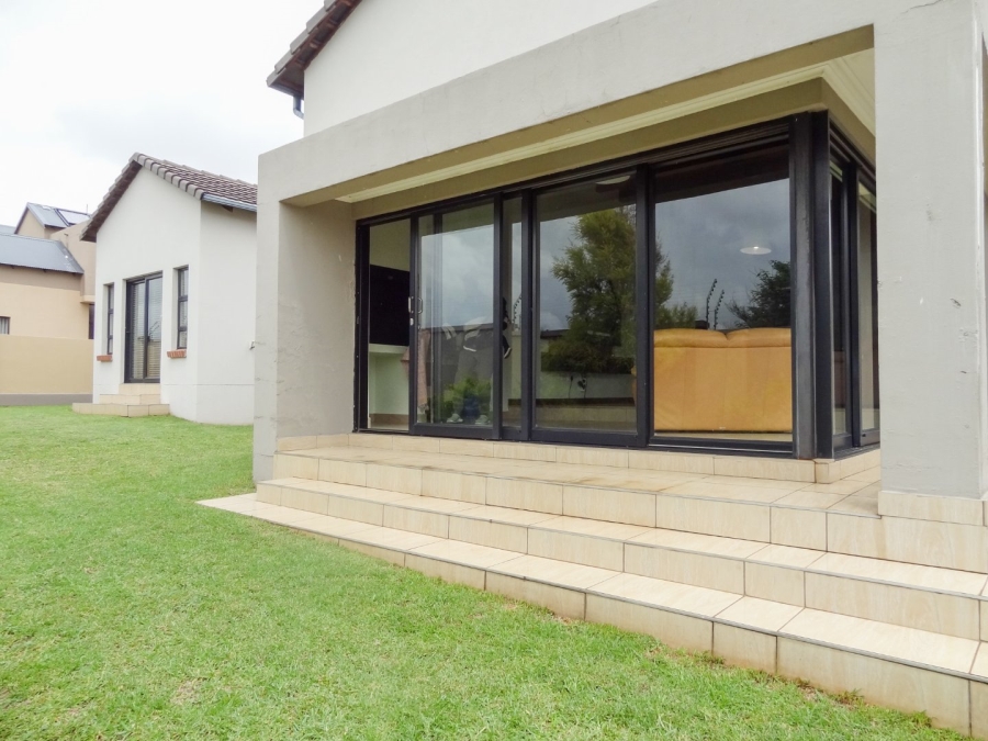 To Let 3 Bedroom Property for Rent in Copperleaf Estate Gauteng