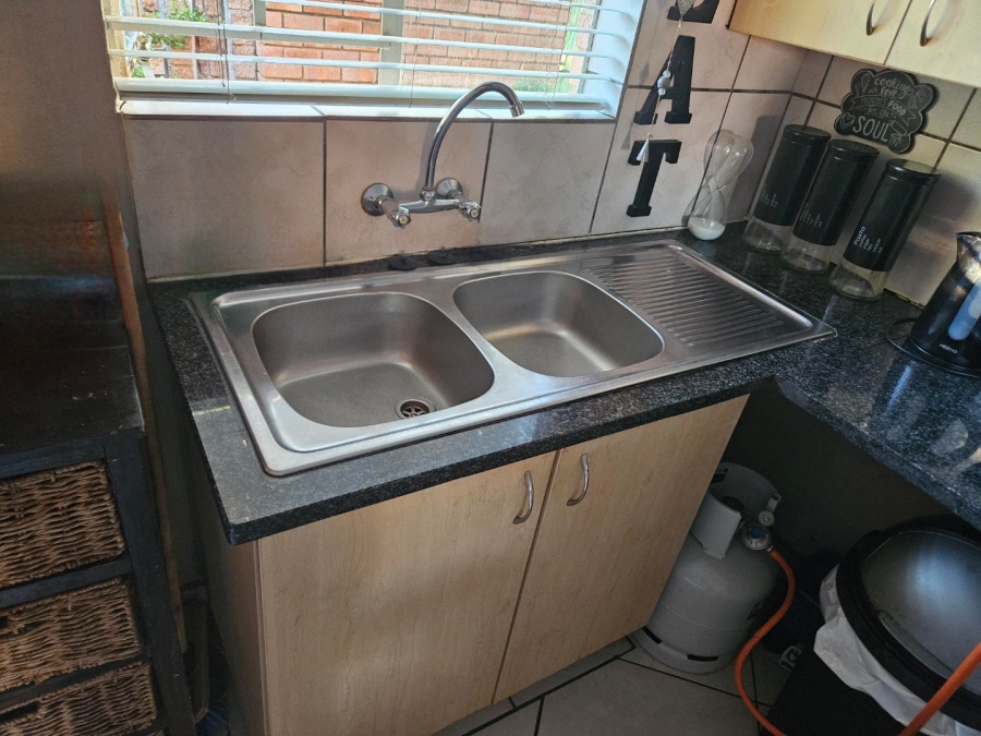3 Bedroom Property for Sale in Annlin Gauteng