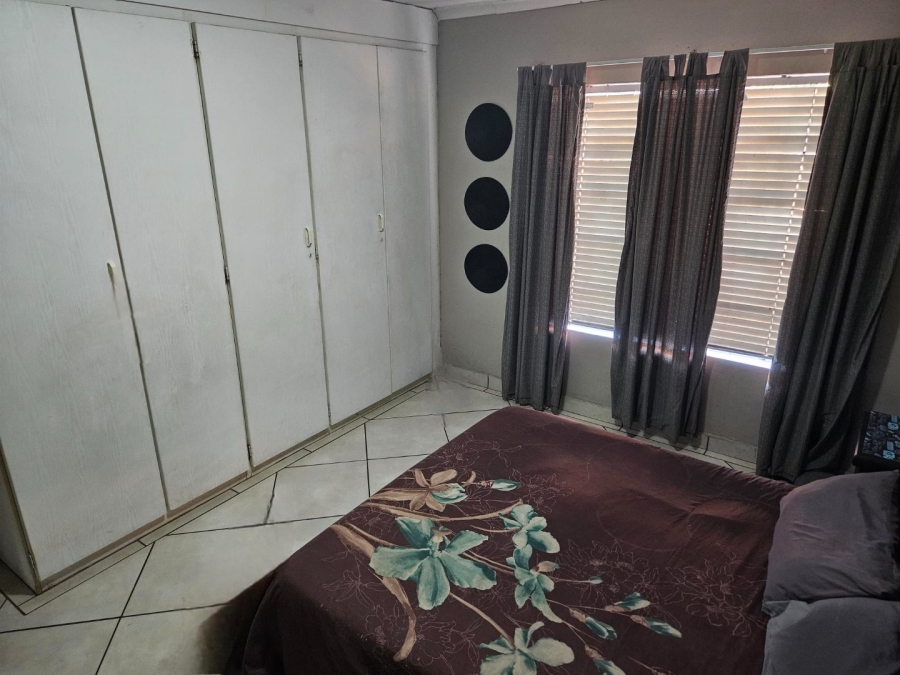 3 Bedroom Property for Sale in Annlin Gauteng