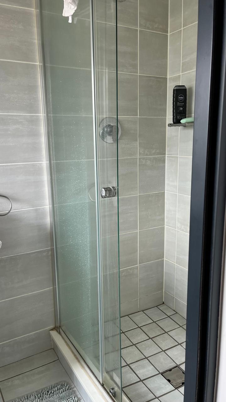 To Let 1 Bedroom Property for Rent in Waterfall View Gauteng