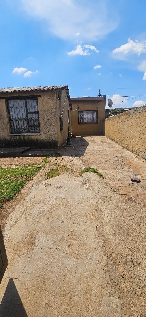  Bedroom Property for Sale in Emdeni Gauteng