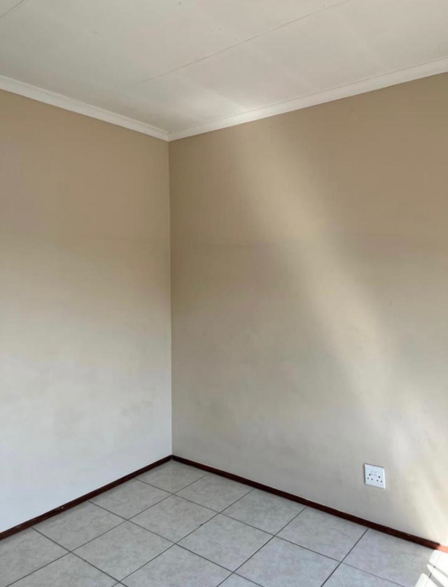  Bedroom Property for Sale in Lonehill Gauteng