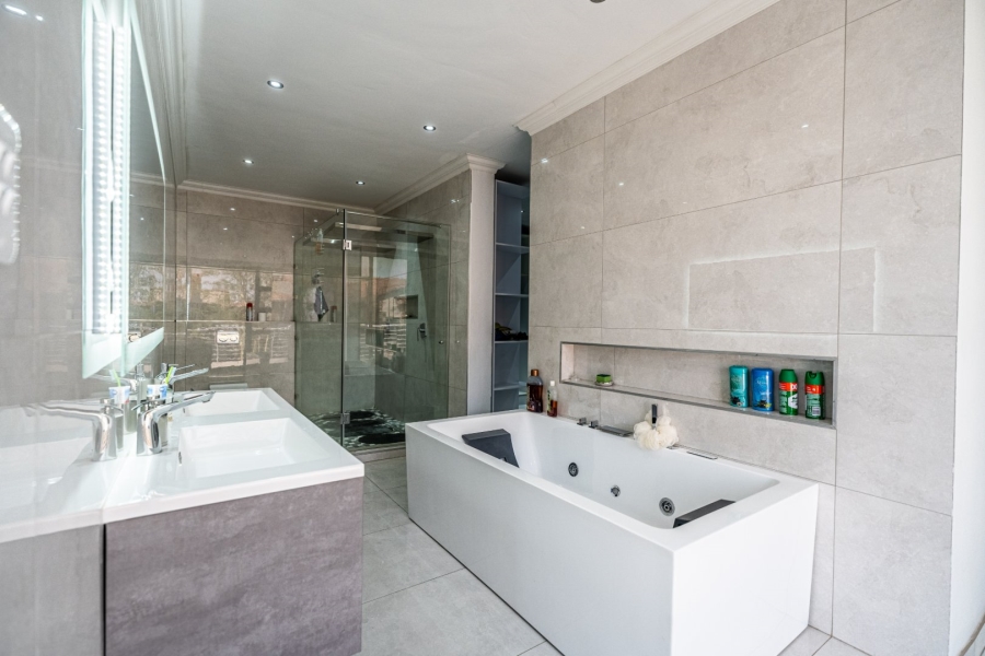 4 Bedroom Property for Sale in Sable Hills Gauteng