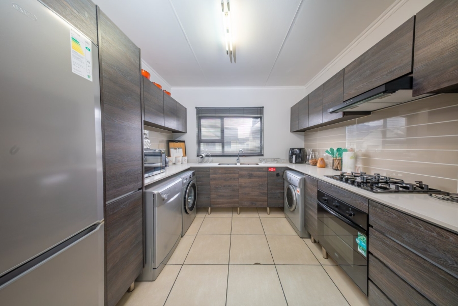 2 Bedroom Property for Sale in Greenstone Hill Gauteng