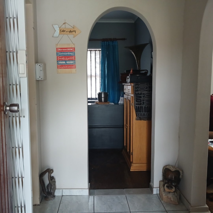 5 Bedroom Property for Sale in Elspark Gauteng