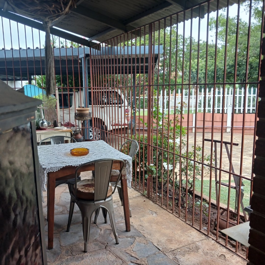 5 Bedroom Property for Sale in Elspark Gauteng