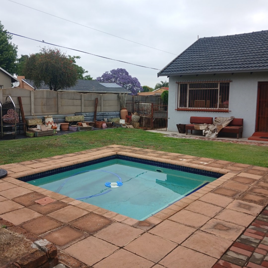 5 Bedroom Property for Sale in Elspark Gauteng