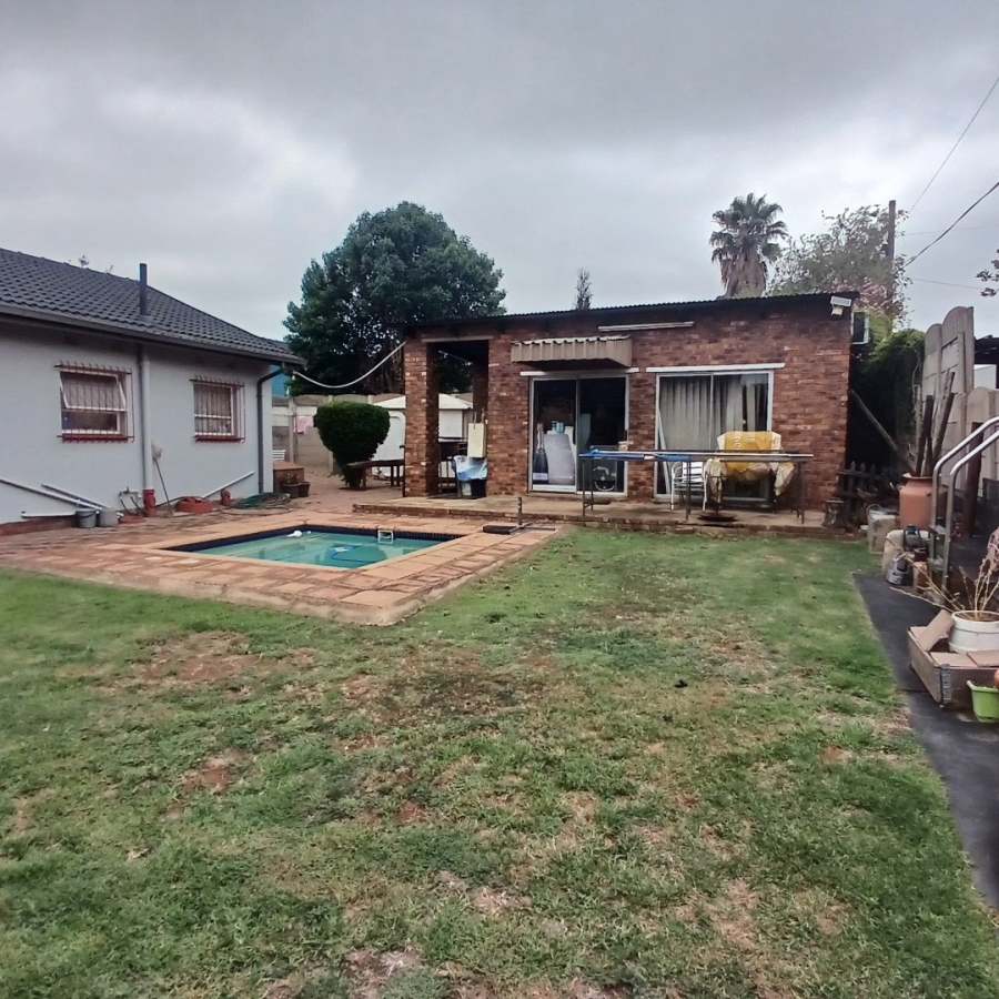 5 Bedroom Property for Sale in Elspark Gauteng
