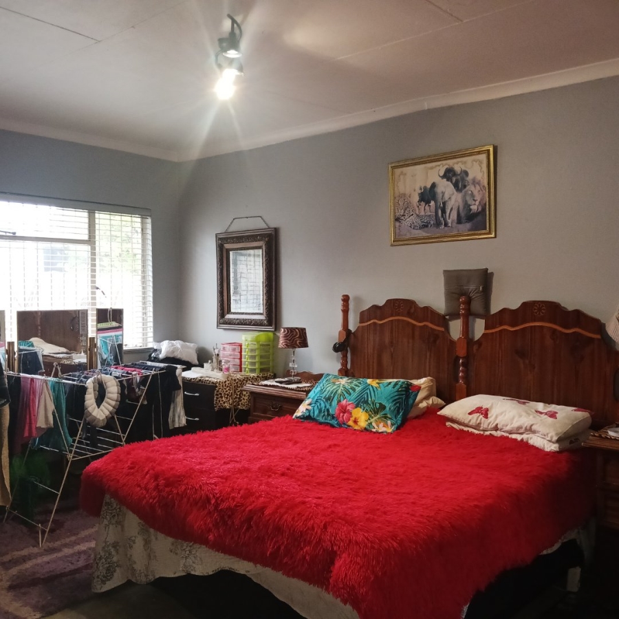 5 Bedroom Property for Sale in Elspark Gauteng