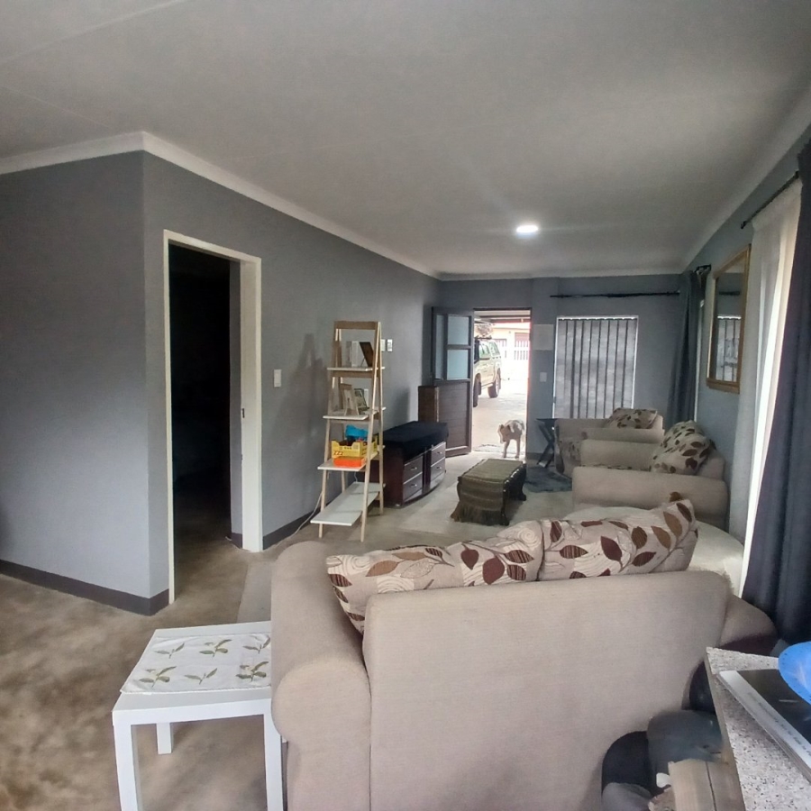 5 Bedroom Property for Sale in Elspark Gauteng