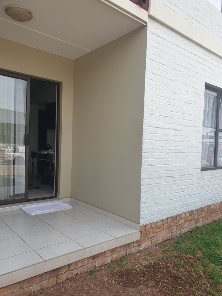2 Bedroom Property for Sale in Norton Park Gauteng