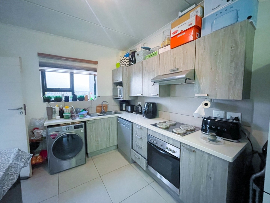 To Let 3 Bedroom Property for Rent in Erand Gardens Gauteng
