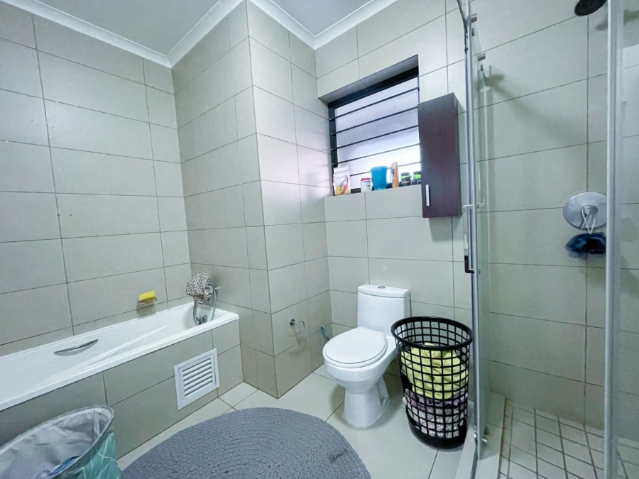 To Let 3 Bedroom Property for Rent in Erand Gardens Gauteng