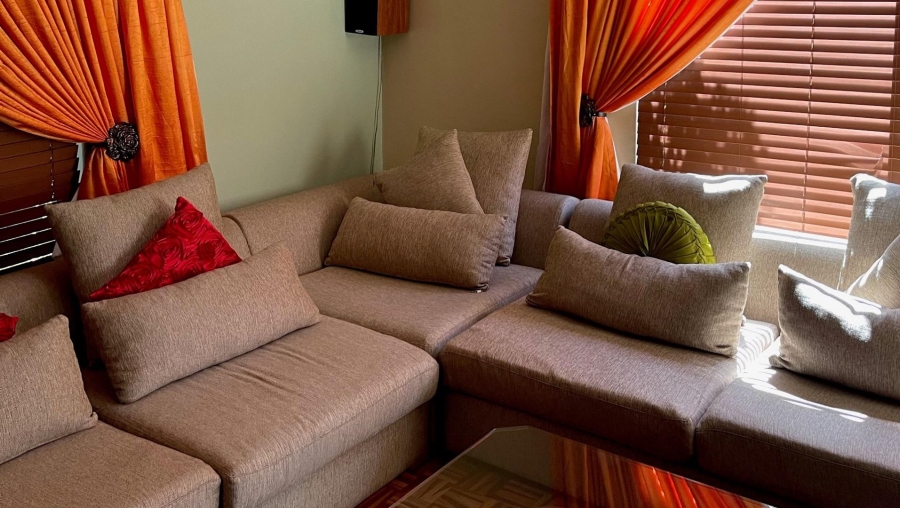 To Let 6 Bedroom Property for Rent in Blue Valley Golf Estate Gauteng