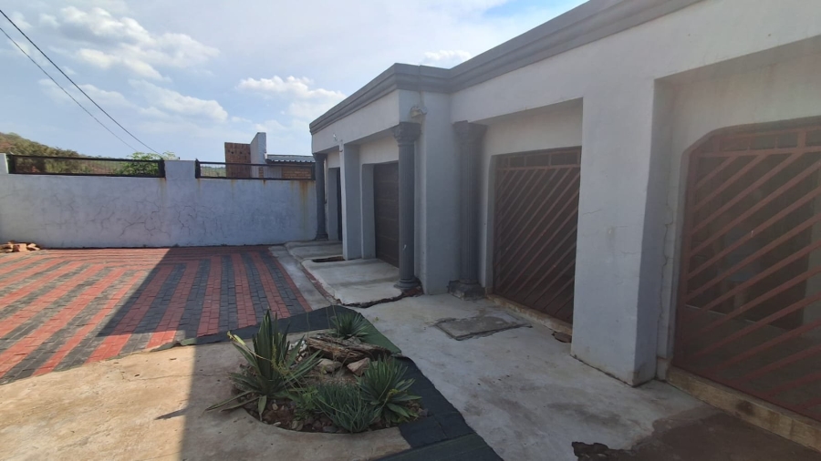 5 Bedroom Property for Sale in Soshanguve M Gauteng