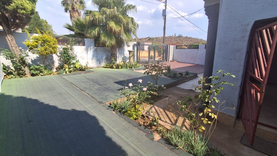5 Bedroom Property for Sale in Soshanguve M Gauteng