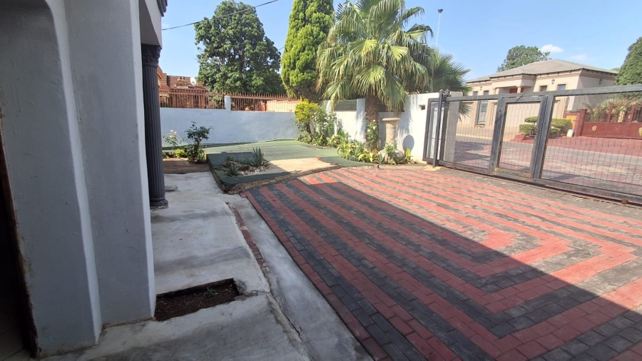 5 Bedroom Property for Sale in Soshanguve M Gauteng