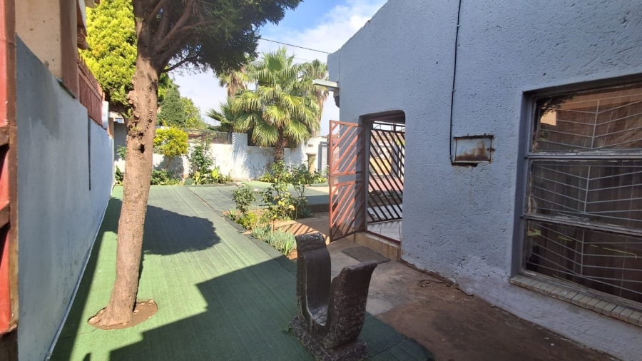 5 Bedroom Property for Sale in Soshanguve M Gauteng