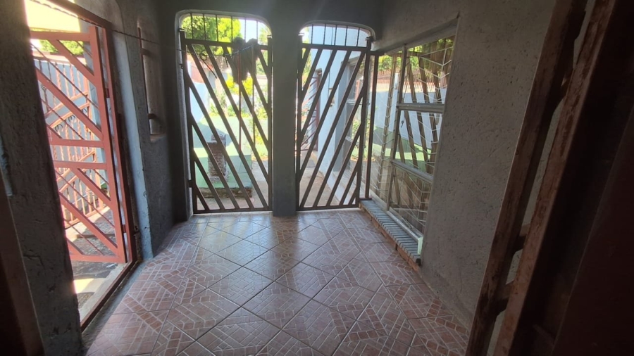 5 Bedroom Property for Sale in Soshanguve M Gauteng