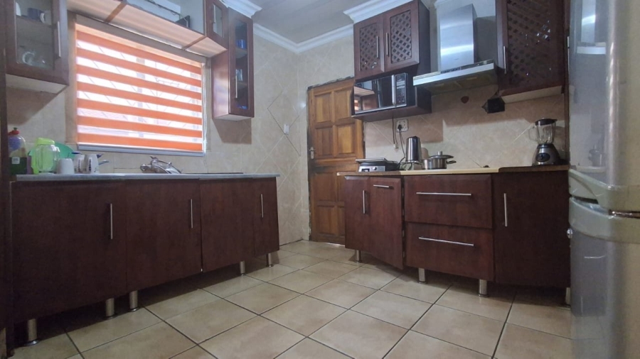 5 Bedroom Property for Sale in Soshanguve M Gauteng