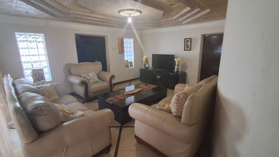 5 Bedroom Property for Sale in Soshanguve M Gauteng