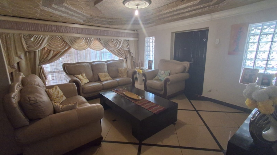 5 Bedroom Property for Sale in Soshanguve M Gauteng