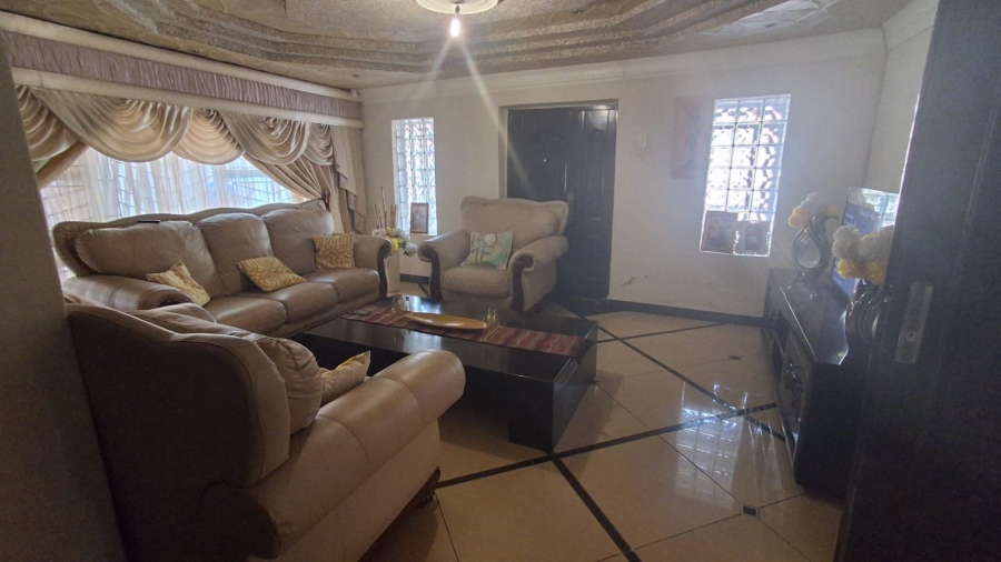 5 Bedroom Property for Sale in Soshanguve M Gauteng