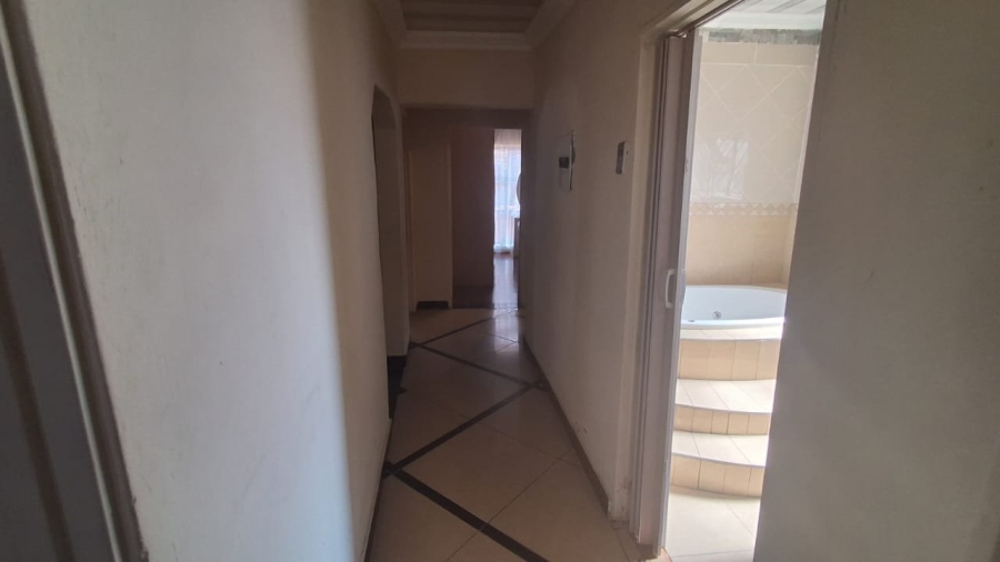 5 Bedroom Property for Sale in Soshanguve M Gauteng
