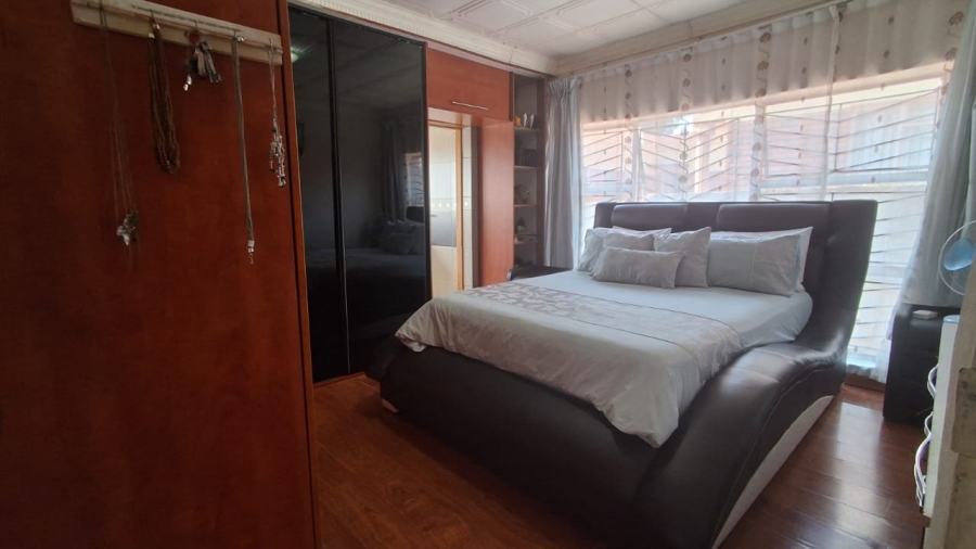5 Bedroom Property for Sale in Soshanguve M Gauteng