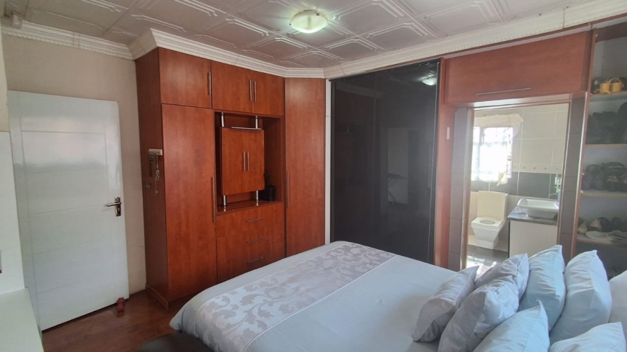 5 Bedroom Property for Sale in Soshanguve M Gauteng
