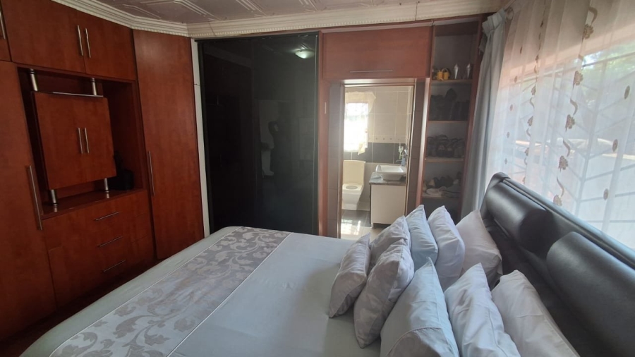 5 Bedroom Property for Sale in Soshanguve M Gauteng