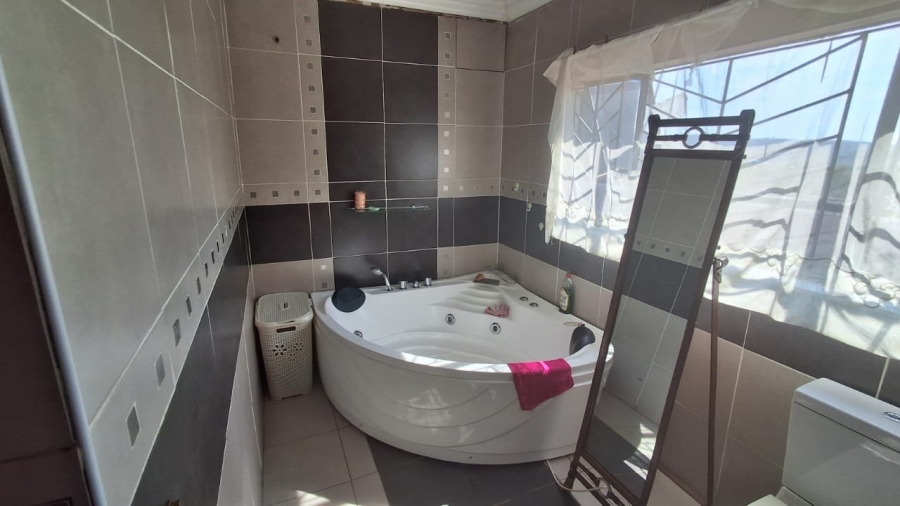 5 Bedroom Property for Sale in Soshanguve M Gauteng