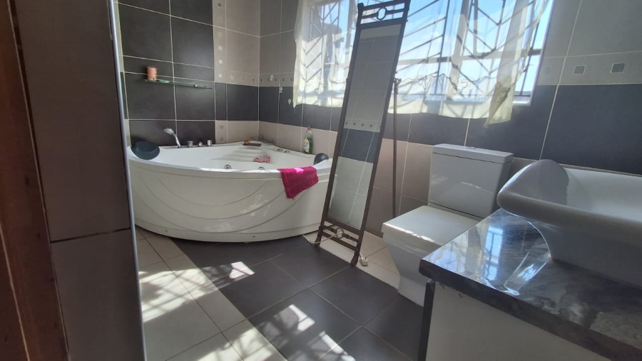 5 Bedroom Property for Sale in Soshanguve M Gauteng