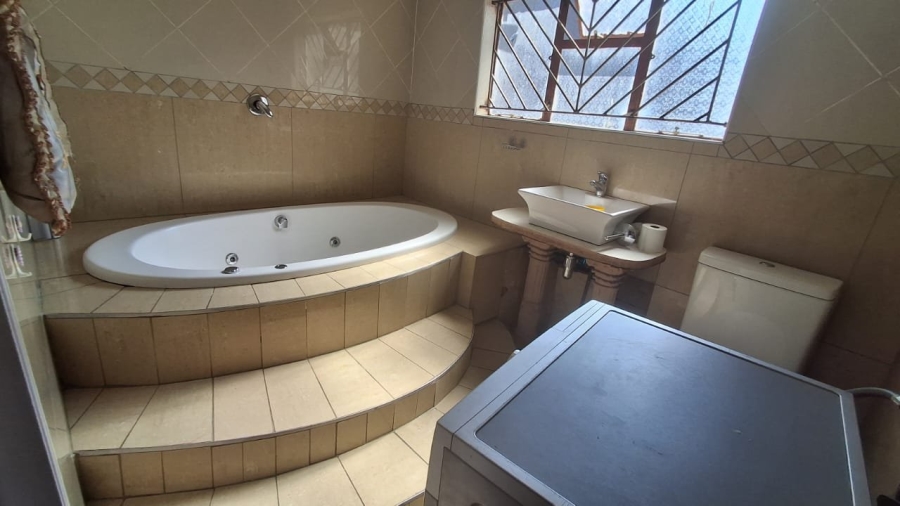 5 Bedroom Property for Sale in Soshanguve M Gauteng