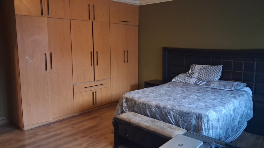 5 Bedroom Property for Sale in Soshanguve M Gauteng