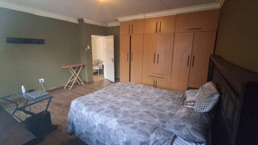 5 Bedroom Property for Sale in Soshanguve M Gauteng